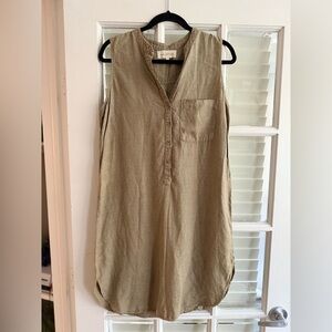 Side Stitch - Sleeveless Green Button-Down Dress